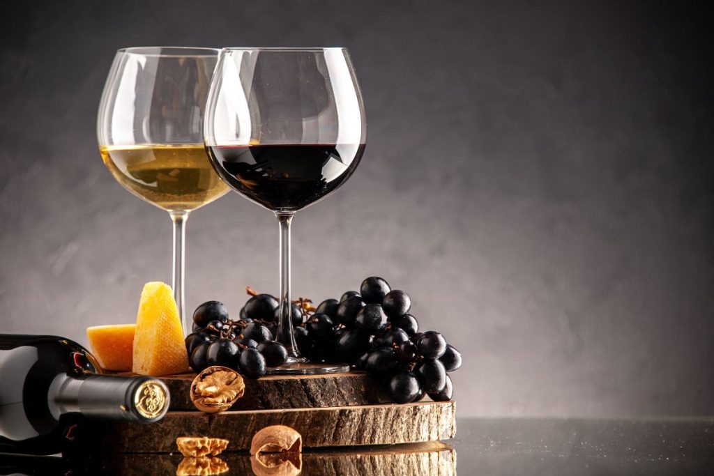 vino, etiketa